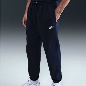 Nike Men's Club Fleece Cuffed Sweatpants